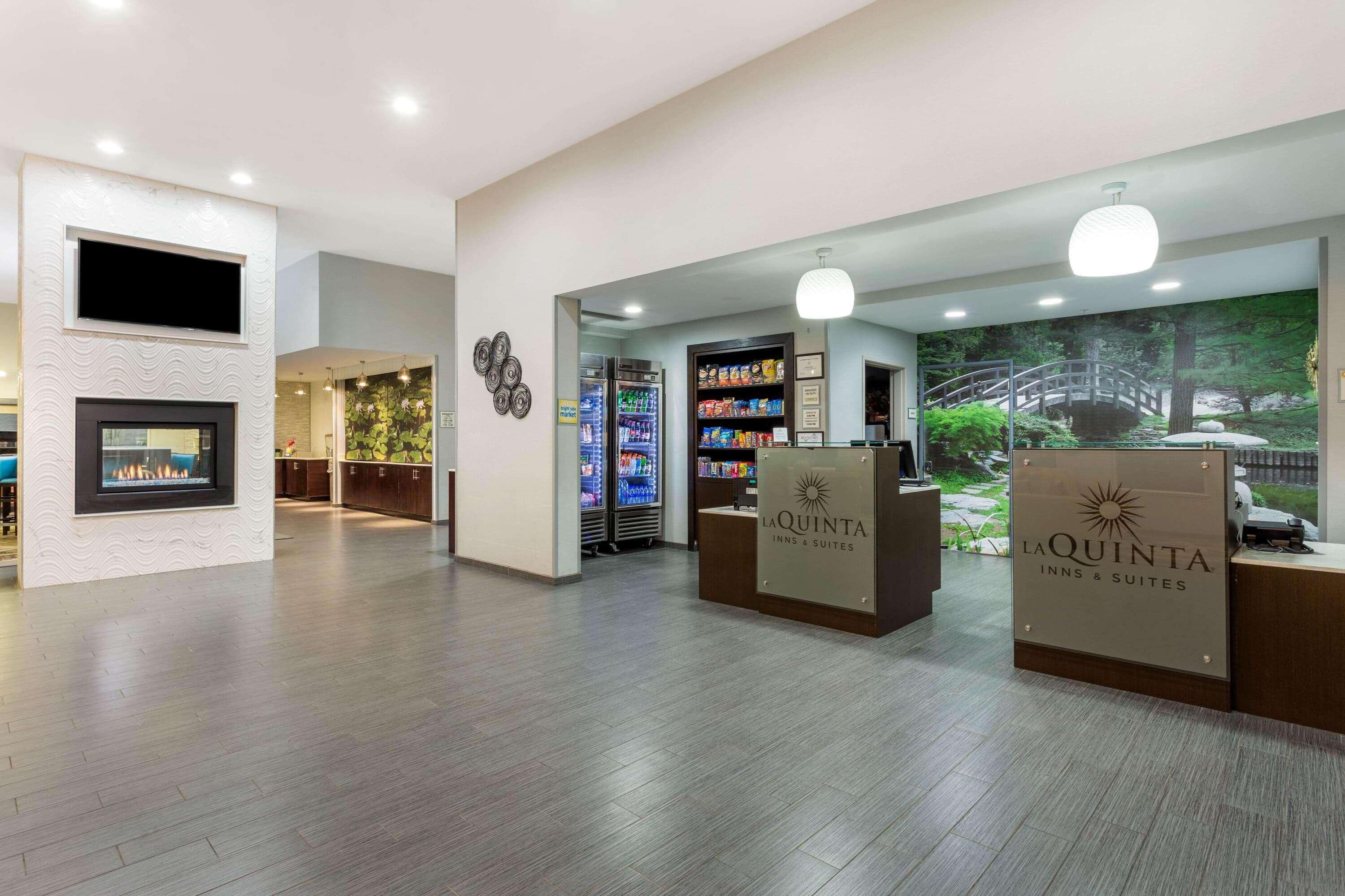 La Quinta By Wyndham Rockford Hotel Buitenkant foto
