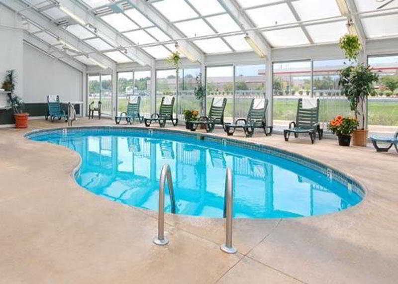La Quinta By Wyndham Rockford Hotel Buitenkant foto