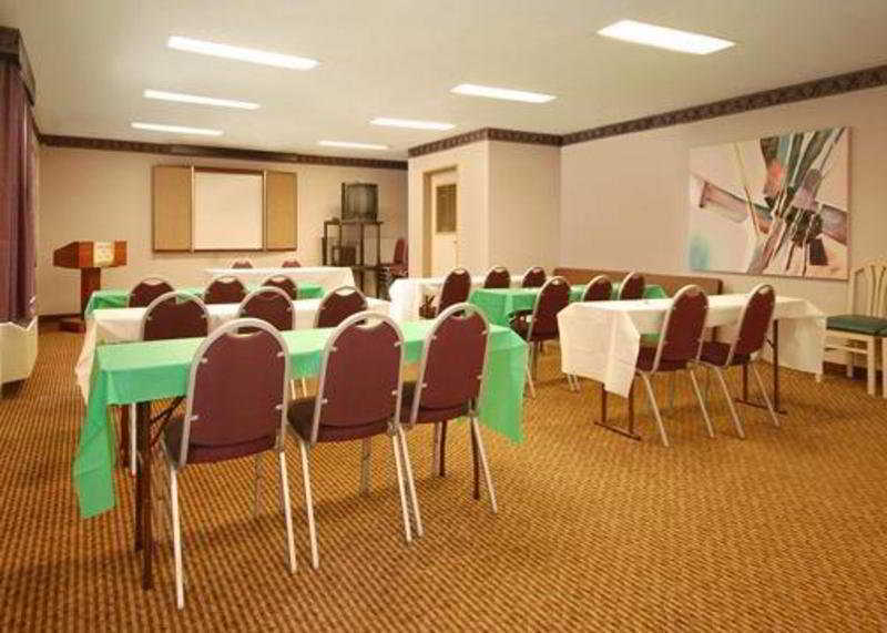 La Quinta By Wyndham Rockford Hotel Buitenkant foto